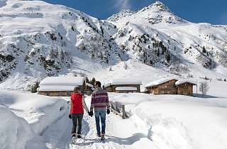 sunstar hotel paar spaziergang