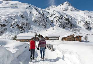 sunstar hotel paar spaziergang